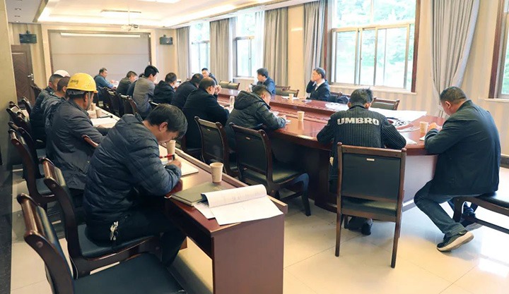 云煤（南宫NG28）集团总经理助理杜昌华一行到富源联结煤业公司发展煤矿项目建设专项调研