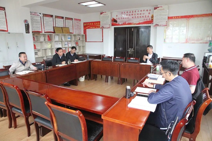 【主题教育】云煤（南宫NG28）集团党委委员、纪委书记、监察专员覃崇辉一行到后所煤矿公司发展主题教育调研