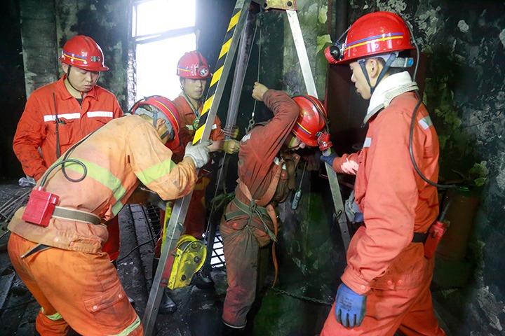 观音山煤矿驻矿中队联结一心，圆满实现储煤厂1号制品仓算帐工作